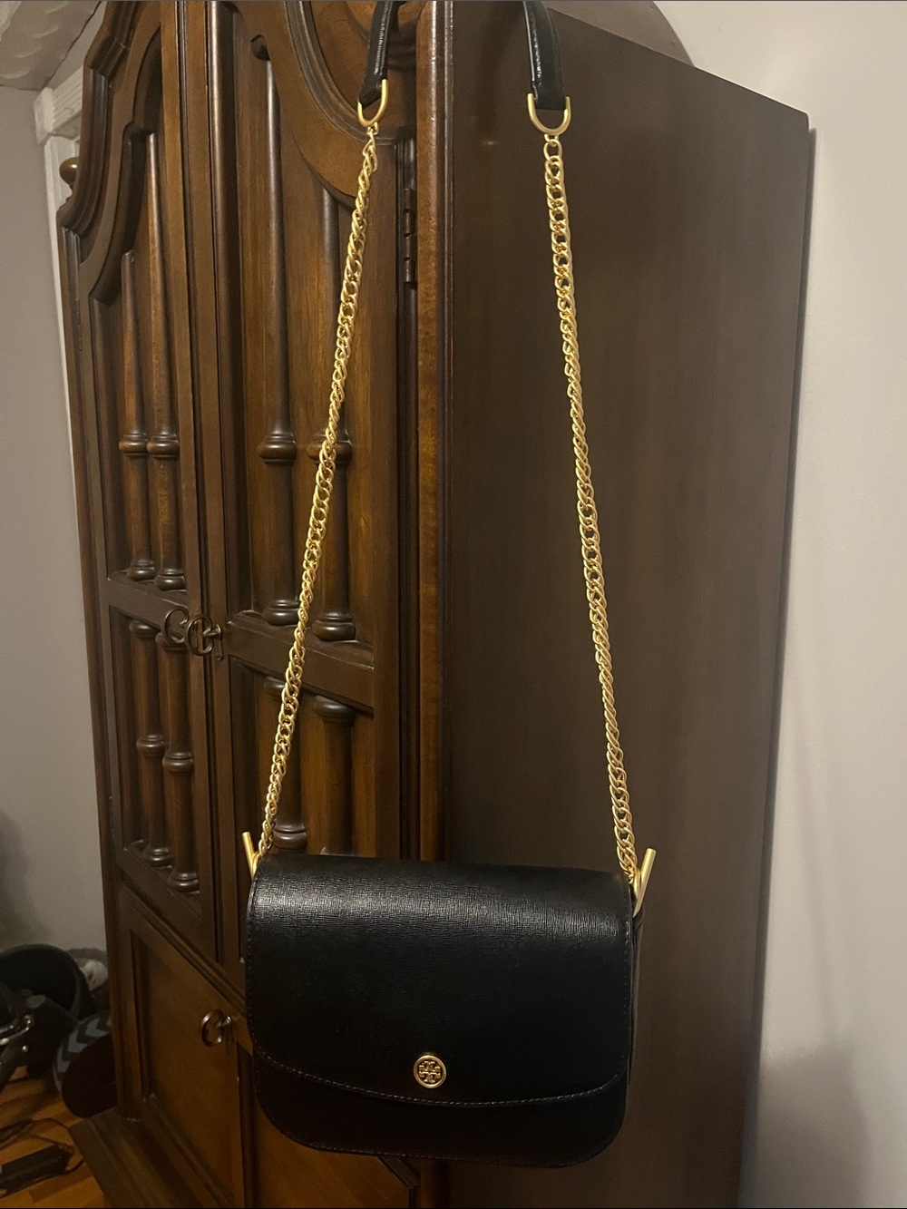 Tory Burch Black saffiano leather Crossbody Bag with gold chain Strap